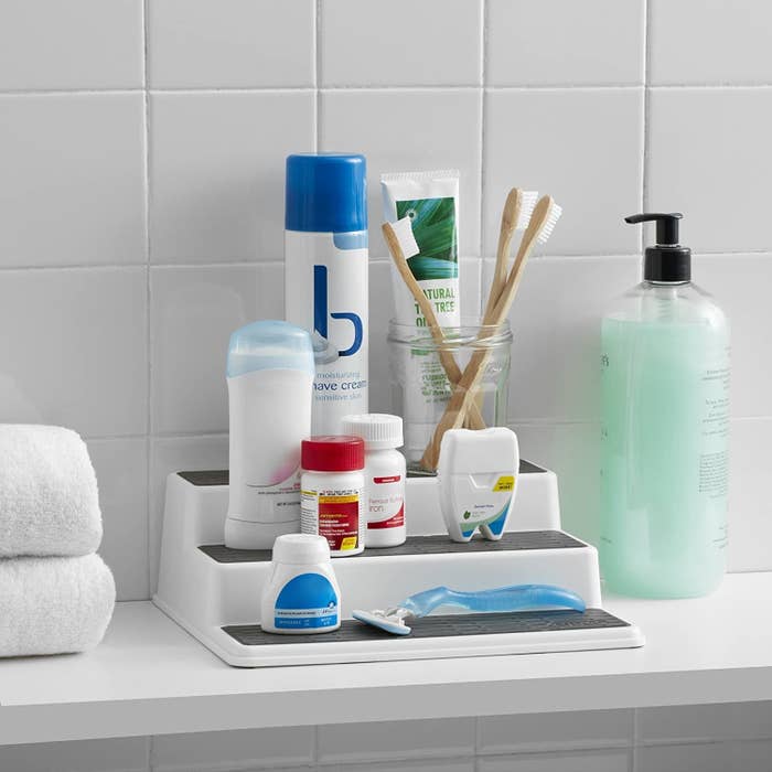27 accesorios indispensables para mantener el cuarto de baño ordenado (y  algunos están rebajados)