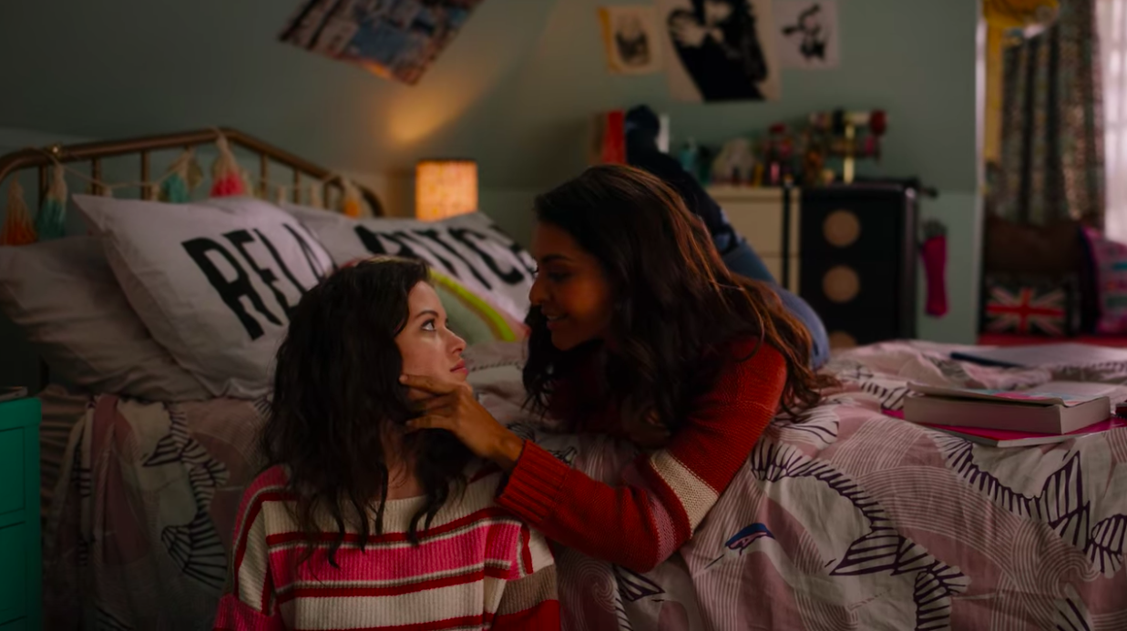 Софи пера. Софи тёрнер и джо джонас хеллоуин. Listen to max and sophie said. Джинни из джинни и джорджия. On & on piri & tommy.