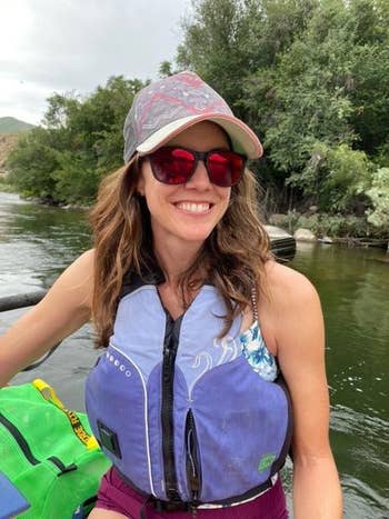 Reviewer wears same polarized sunglasses while spending time on a kayak
