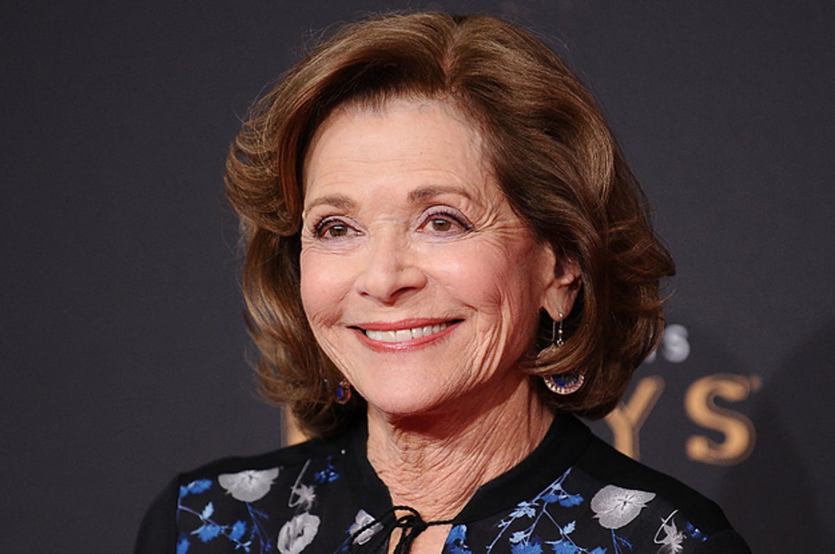 Arrested Development Star Jessica Walter Dies At 80