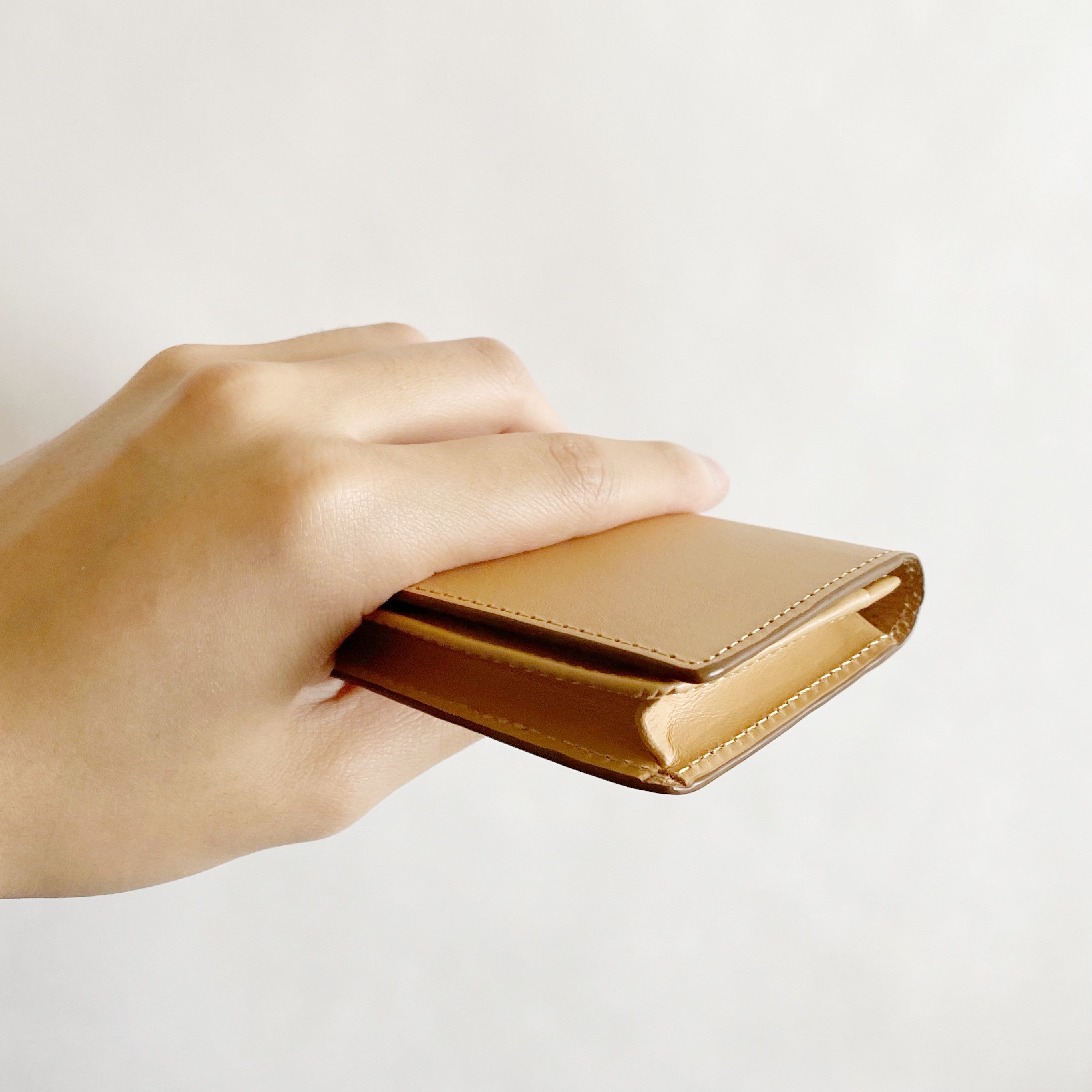 ミニ財布として使える 無印良品 革のカードケース がめっちゃ便利です