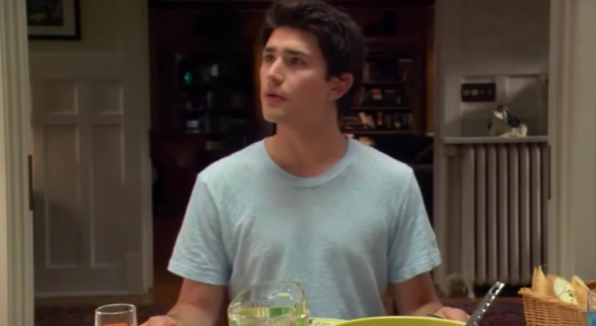 Kyle sitting at the dinner table in "Kyle XY"