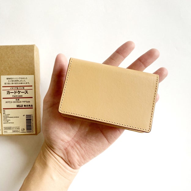 ミニ財布として使える 無印良品 革のカードケース がめっちゃ便利です Buzzfeed Japan コンパクトな財布が欲しい人 無印 の名刺入 ｄメニューニュース Nttドコモ