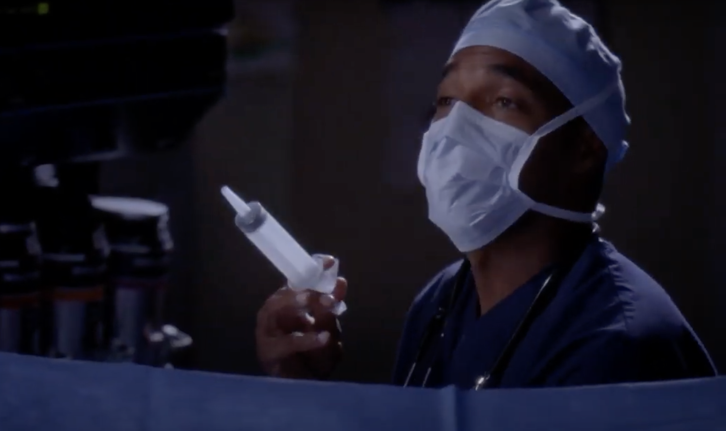 A surgeon in the operating room in &quot;Grey&#x27;s Anatomy&quot;