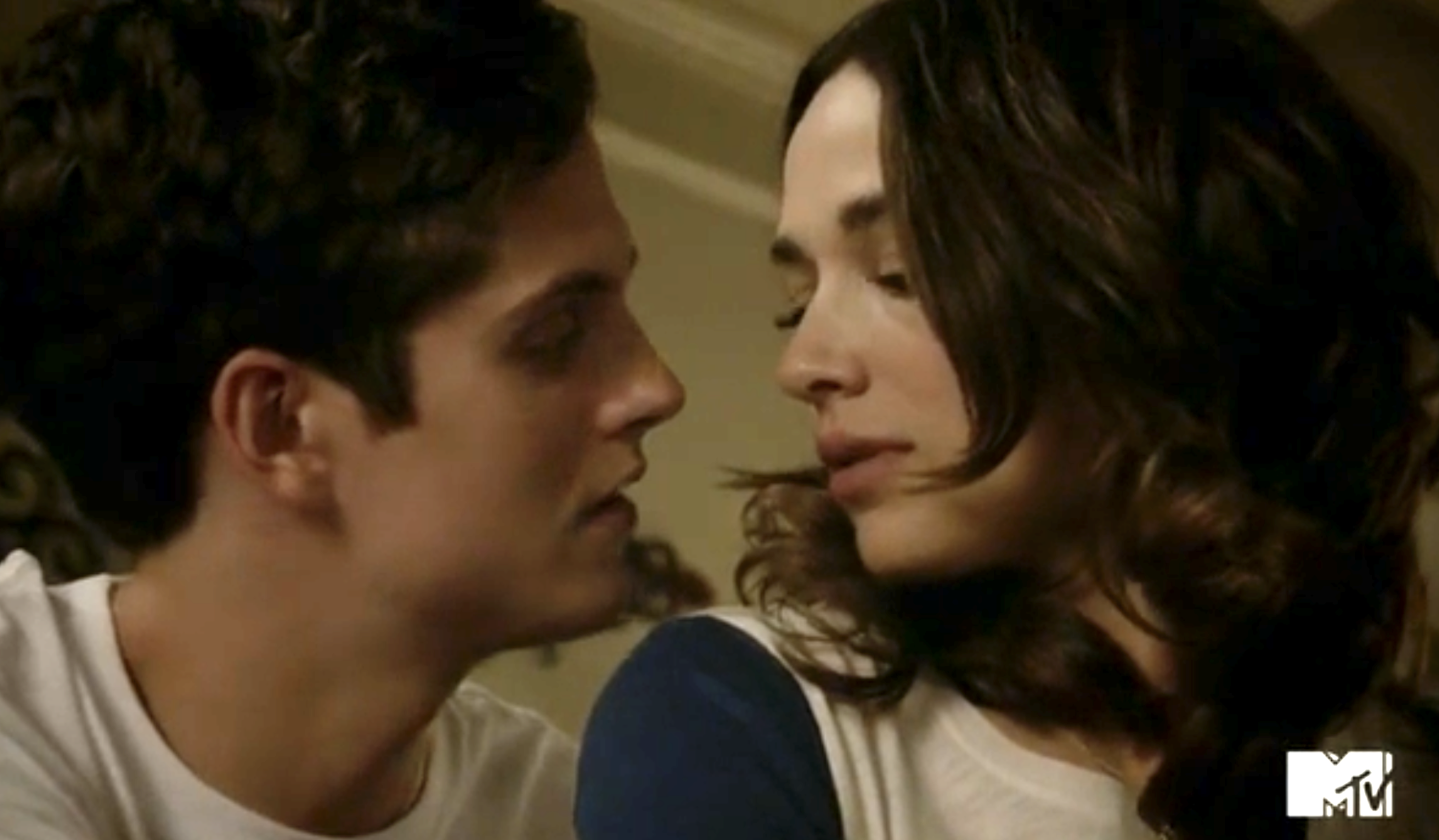 Issac about to kiss Allison