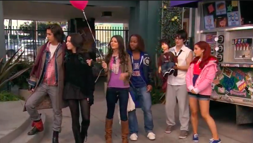 Beck, Jade, Tori, Andre, Robbie, and Cat from &quot;Victorious&quot; standing outside