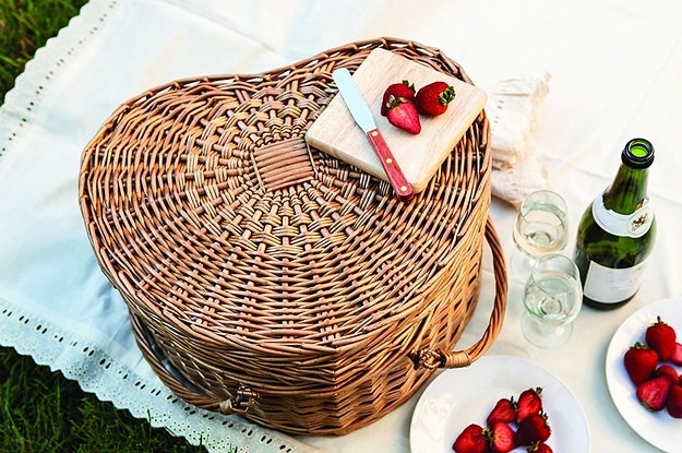 33 Thoughtful Wedding Gifts Newlyweds Will Actually Love (And Keep!)