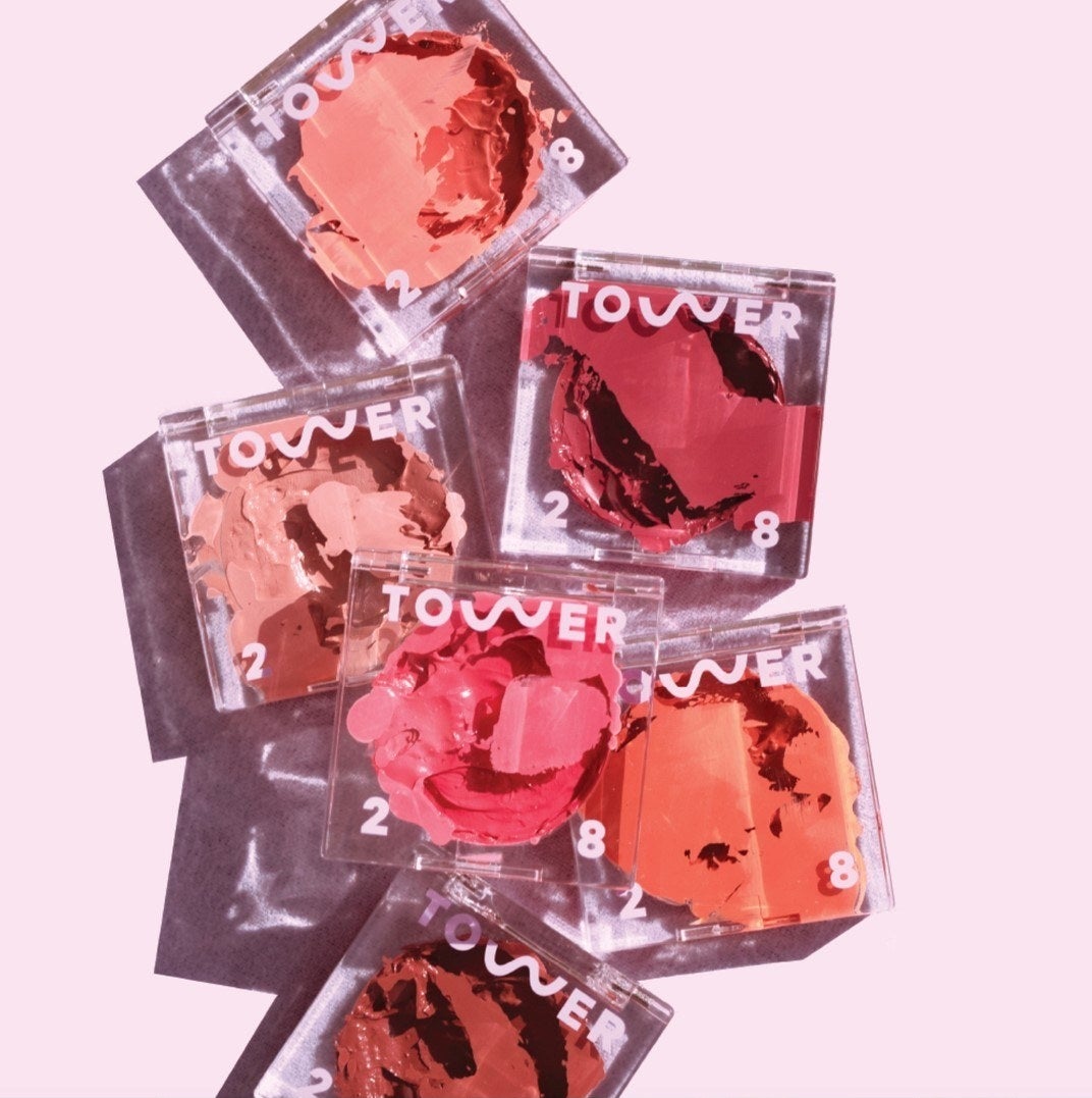 Six compacts of blush in different colours