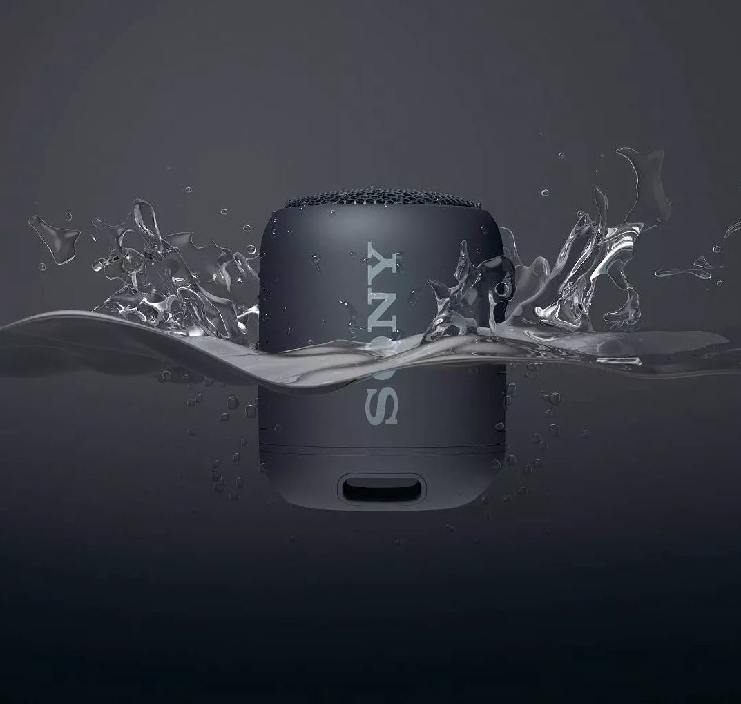 bluetooth speaker in water 