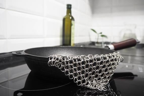 Chain on cast iron pot