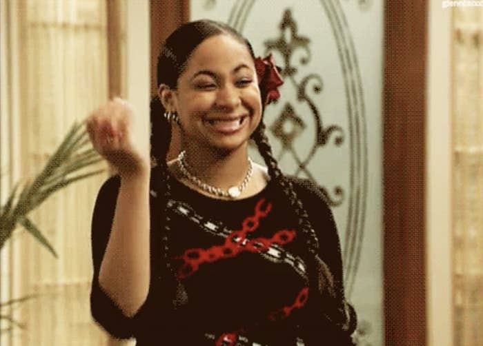Raven smiles at her family in an episode of That&#x27;s So Raven