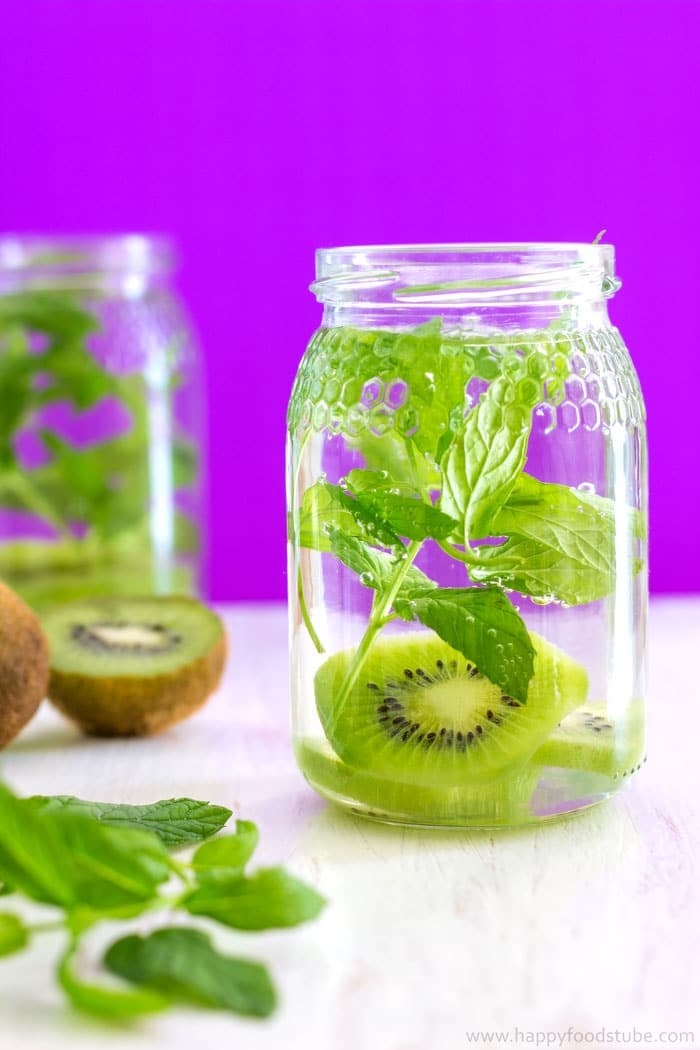 Kiwi and mint infused water