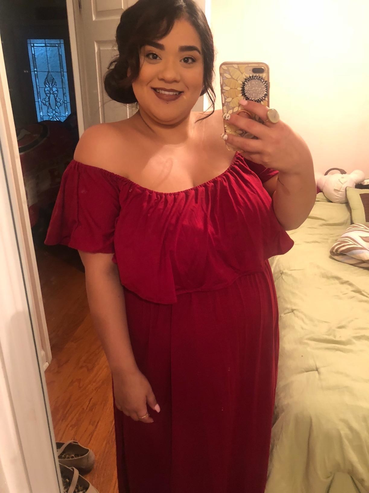 latina nightgown selfie