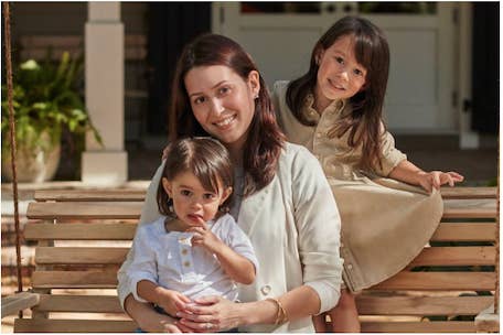 Jocelyn Diaz and two daughters