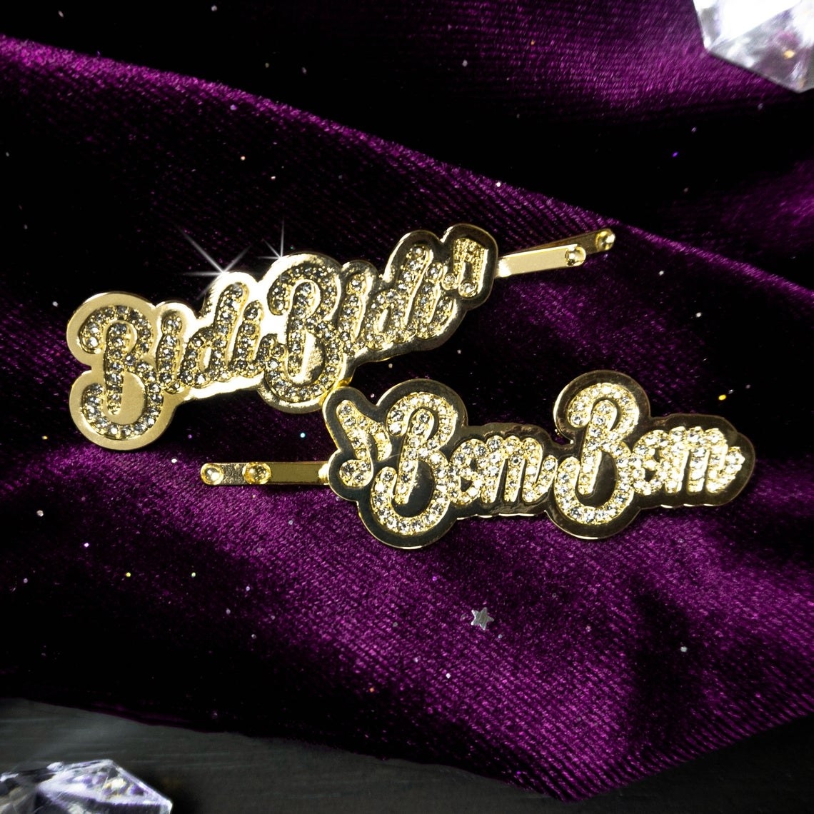 The Bidi Bidi Bom Bom Bobby Pin set in gold