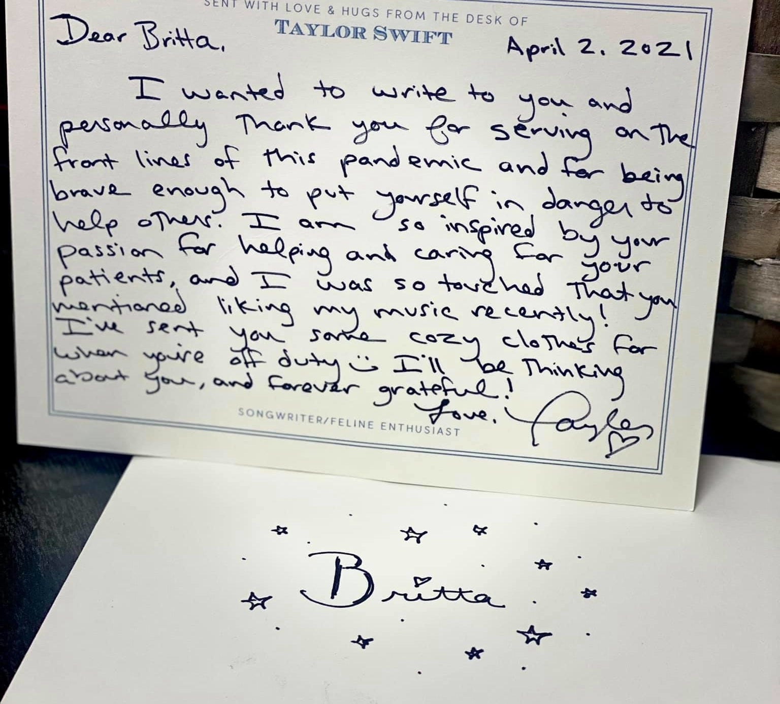 A photo of the note Taylor wrote on her personal stationery