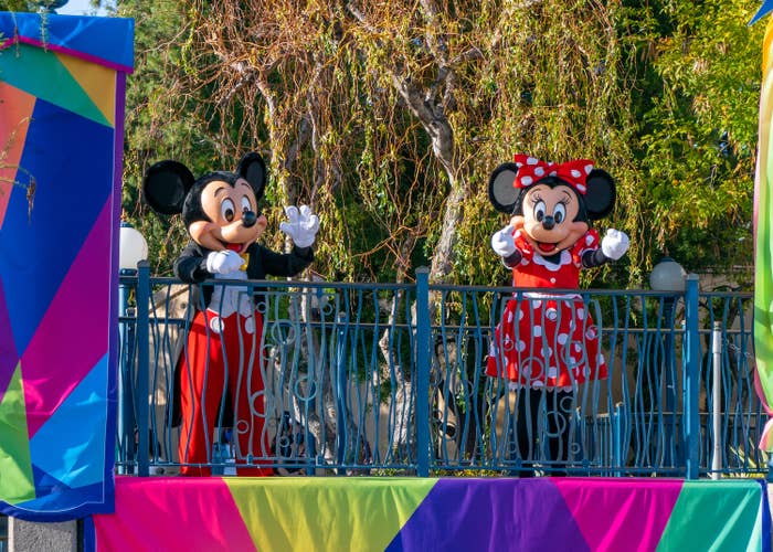 Mickey and Minnie Mouse waving at Disneyland