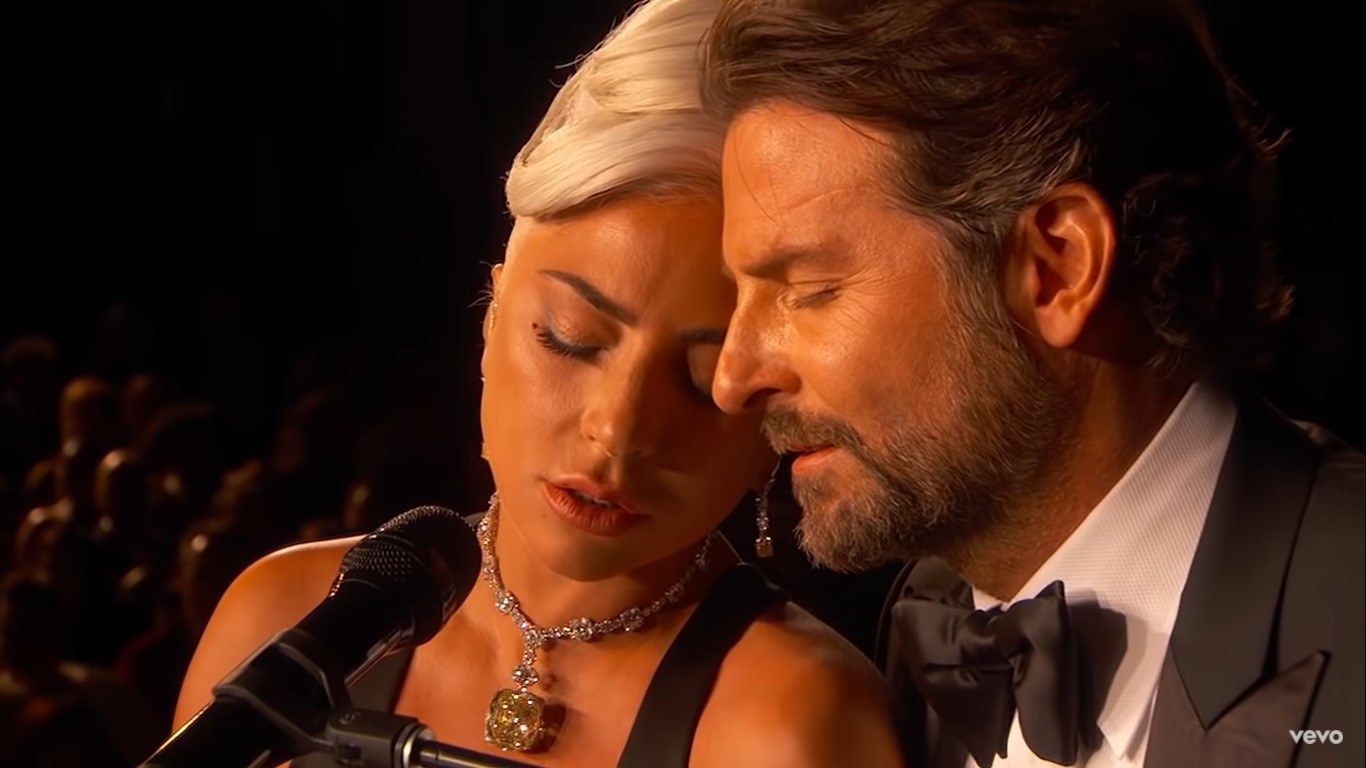 Lady Gaga and Bradley Cooper singing