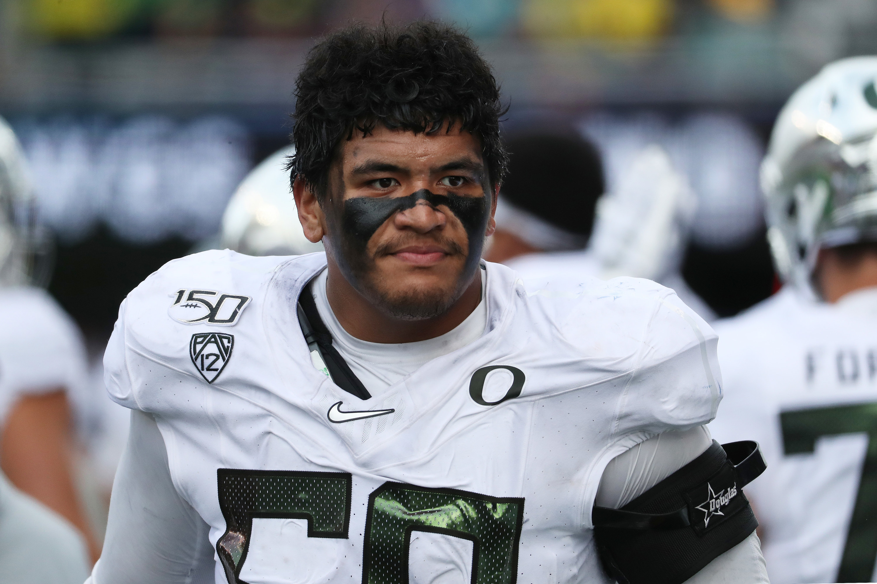 Penei Sewell in an Oregon Ducks uniform