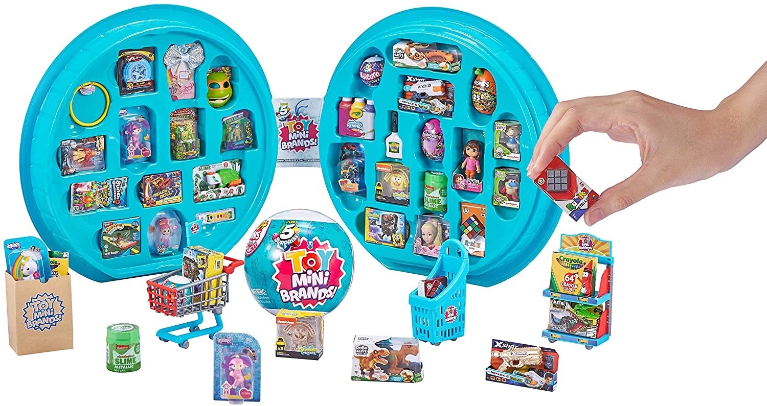 Toy mini brands