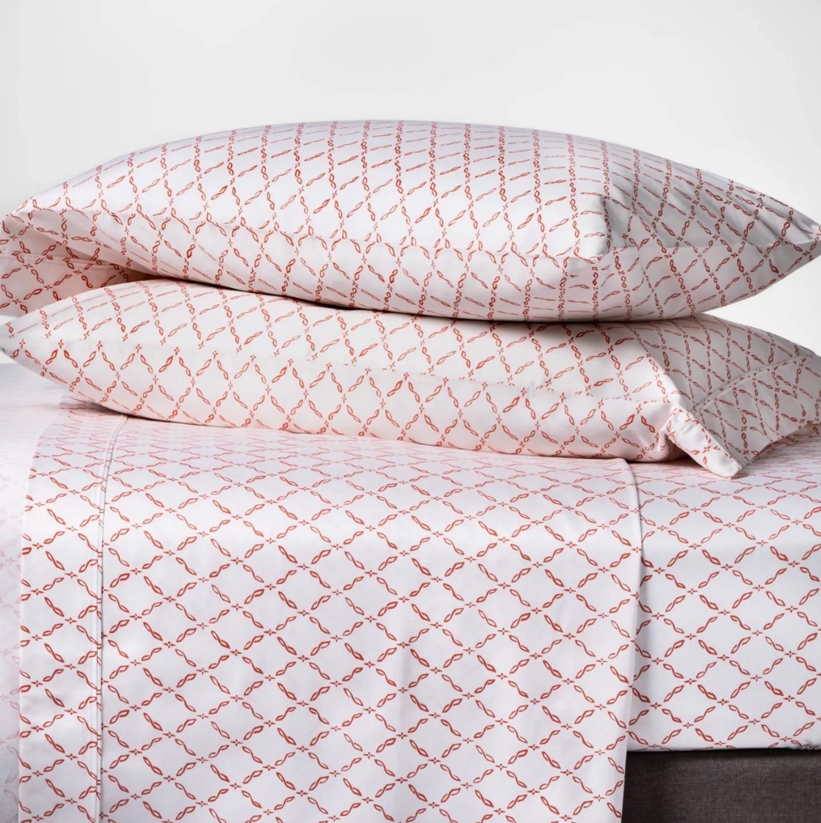 The 400 thread count sheet in coral lattice