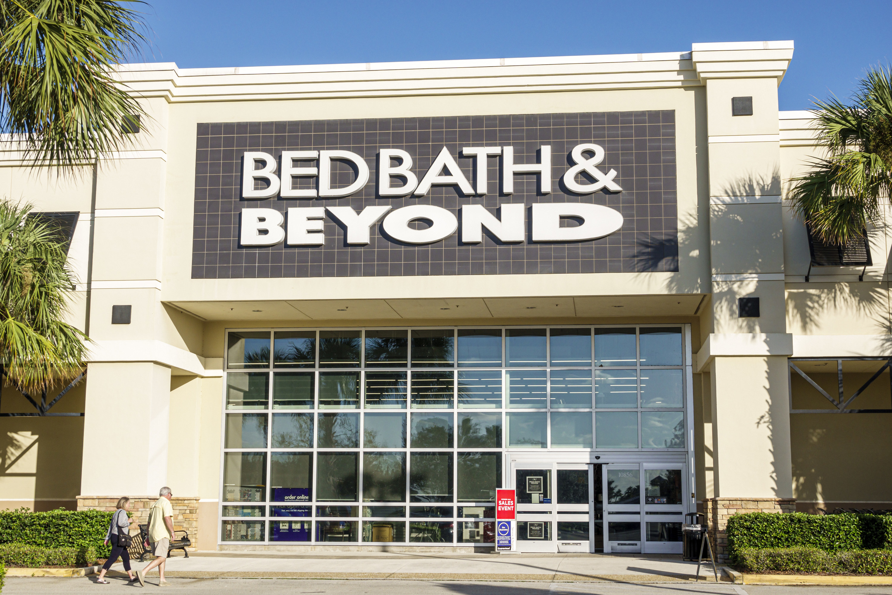 A Bed Bath &amp;amp; Beyond storefront