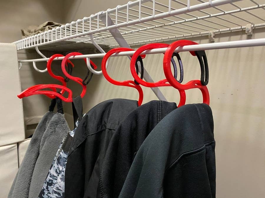 Hangers for clothes: Top choices for keeping clothes organized