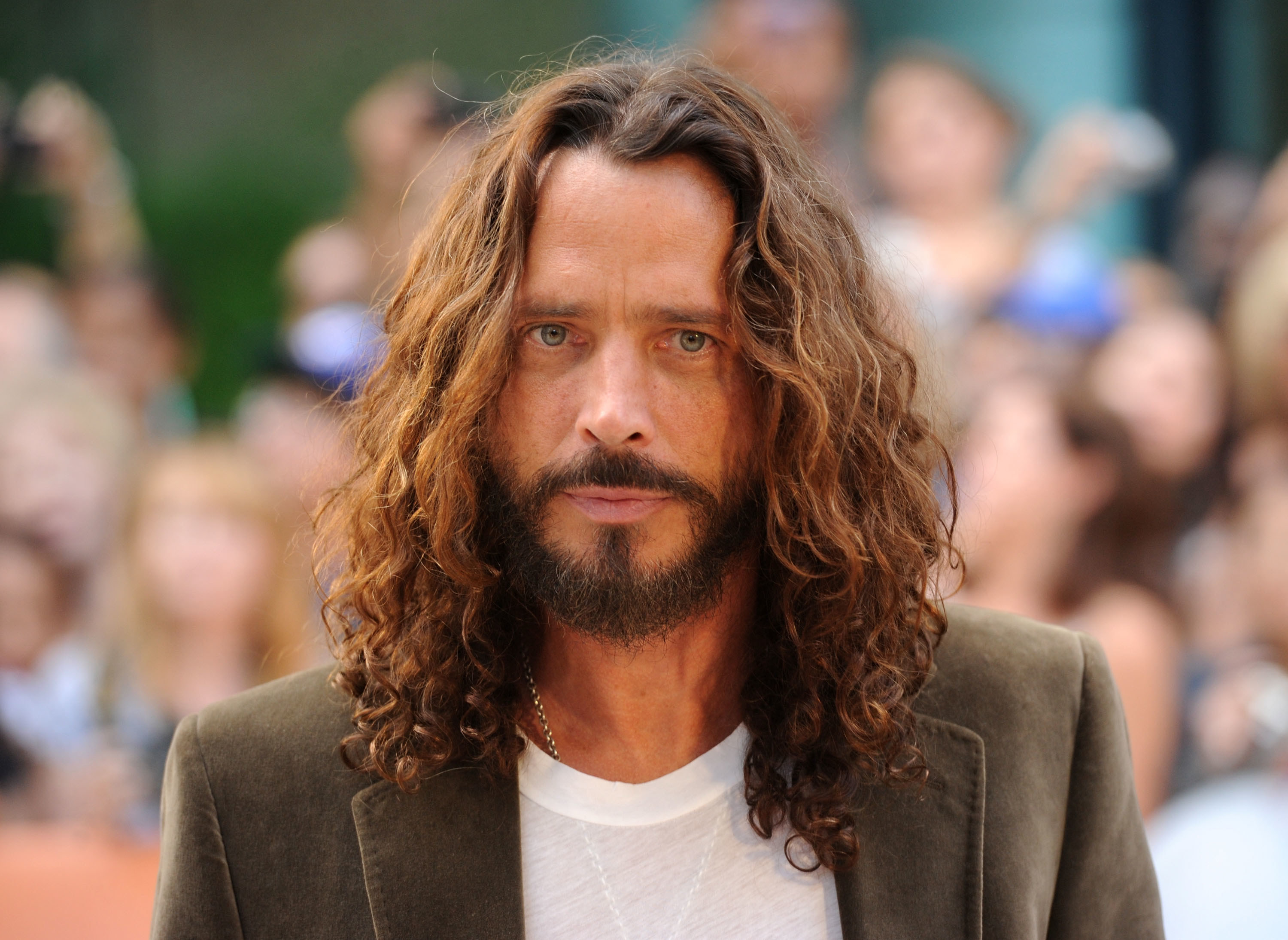 Chris Cornell with long hair 