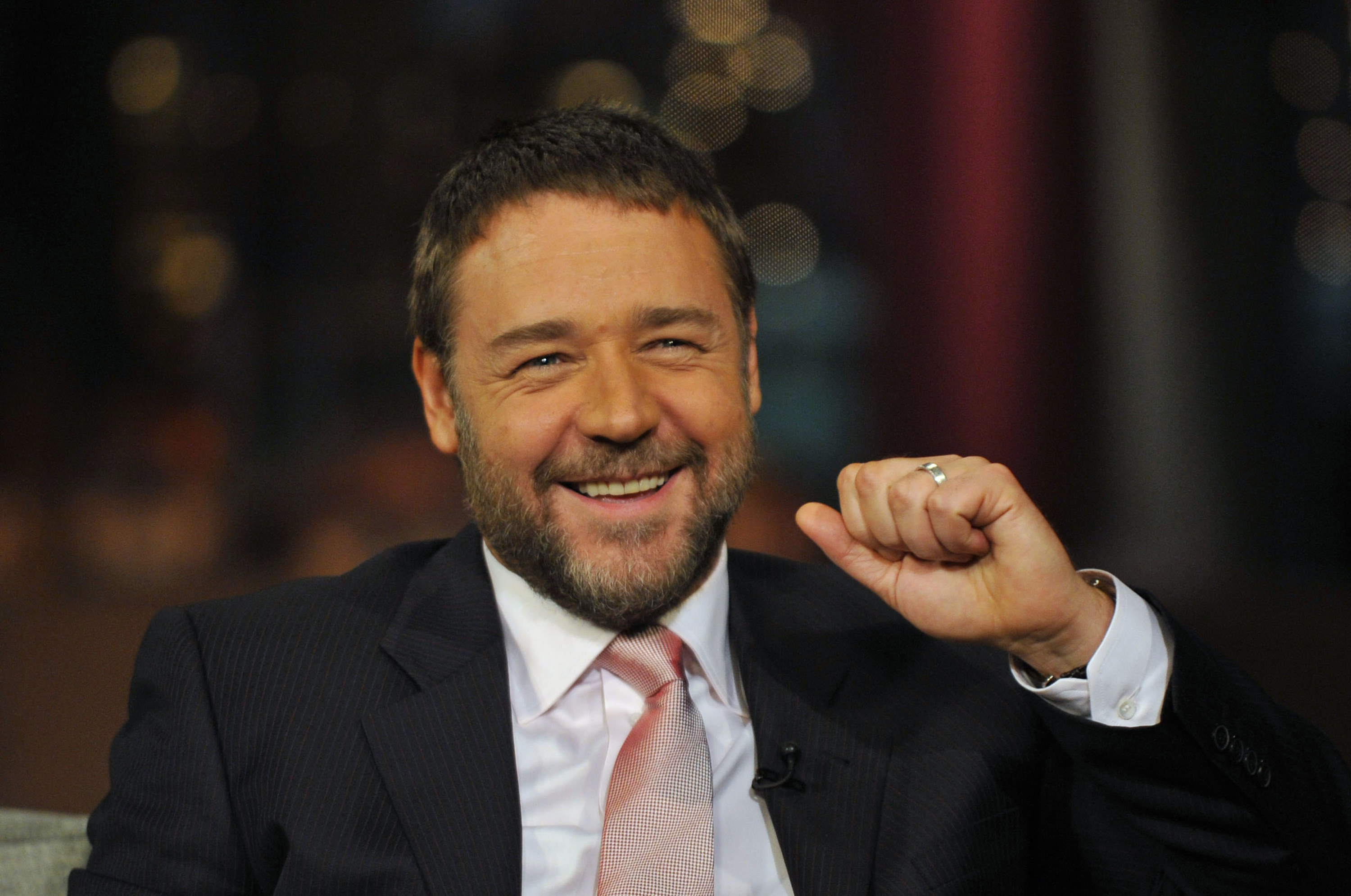 Russell Crowe smiling