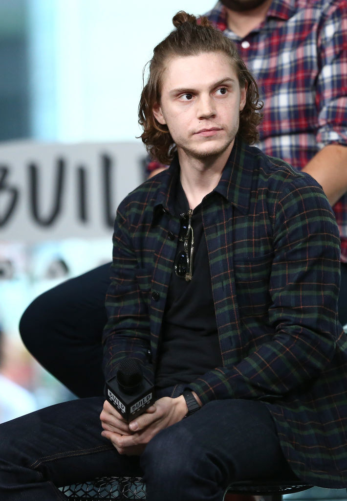 15 Hottest Evan Peters Pictures