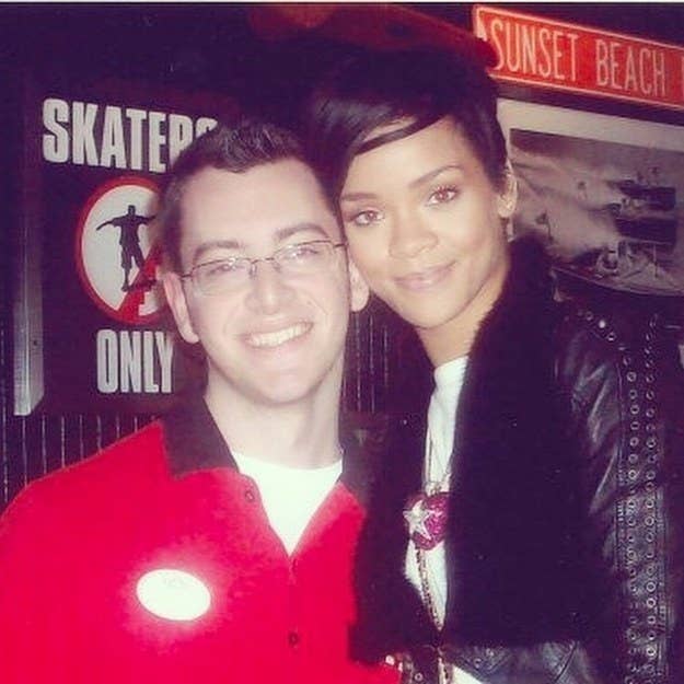 rihanna at a tgi fridays