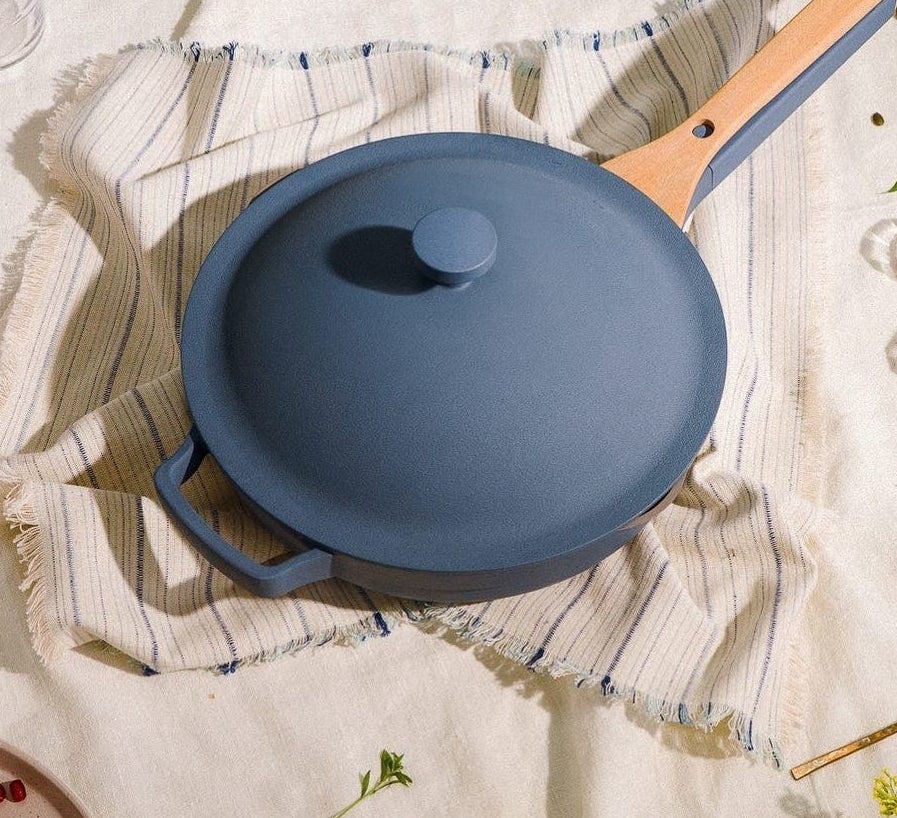 blue pan with beechwood spatula 