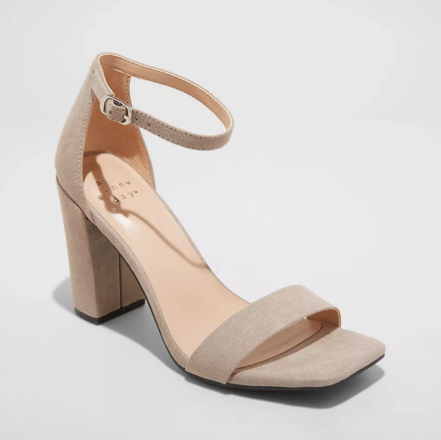 The sandal pumps in the color gray