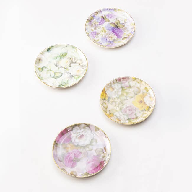 the floral-printed dishes
