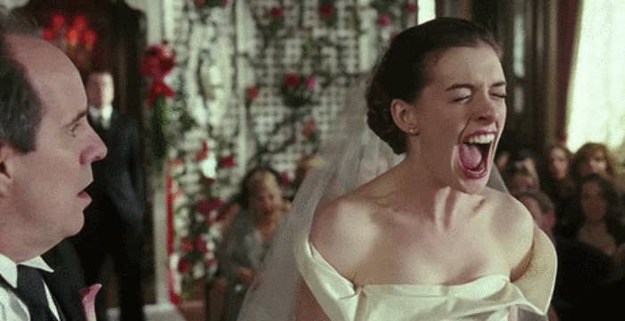 Anne Hathaway screaming in the movie bride wars