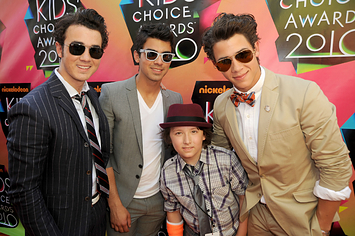 Kevin, Joe, Frankie, and Nick Jonas at the Kids Choice Awards in 2010