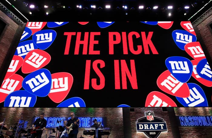 Screen that says &quot;the pick is in&quot;