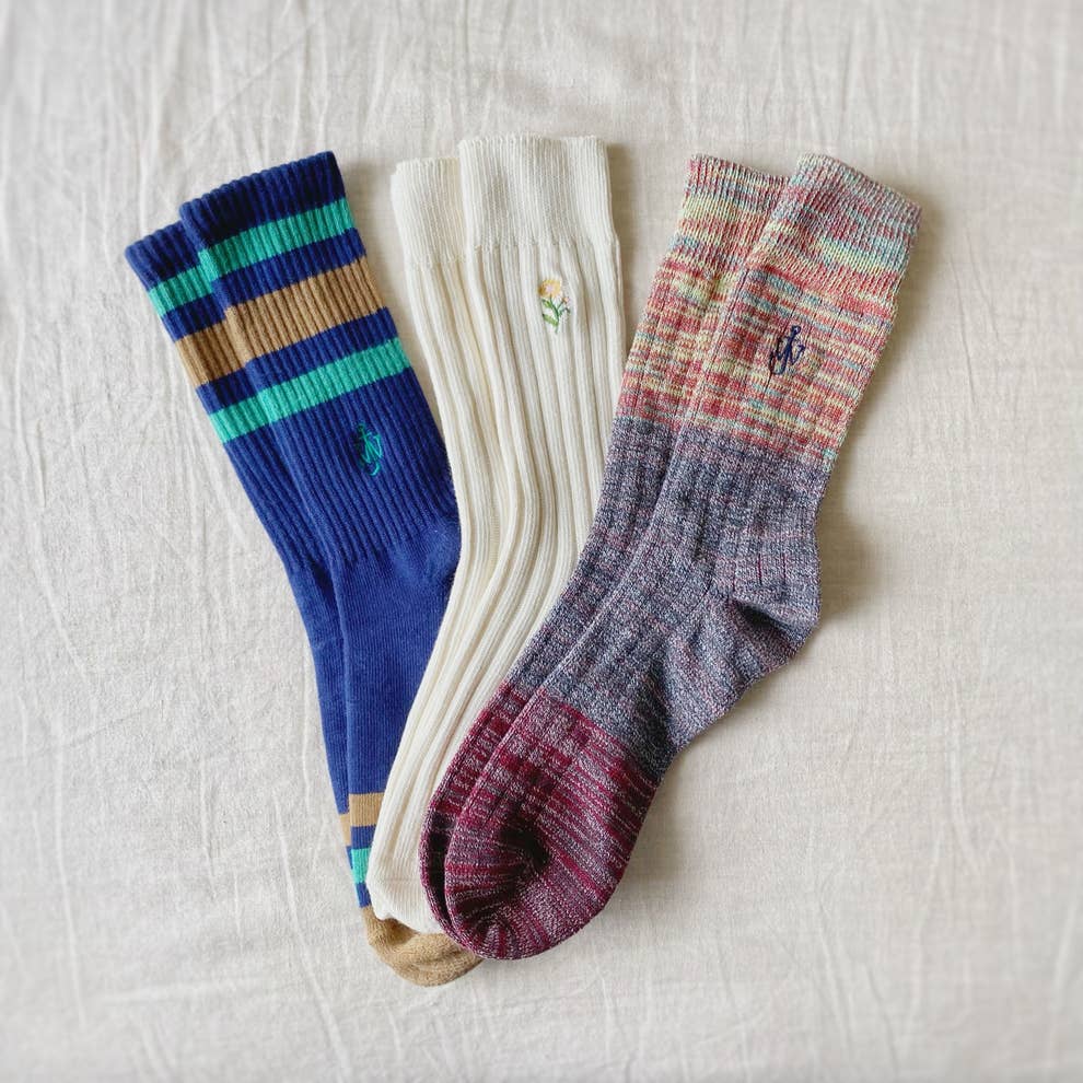 ユニクロの人気デザイナー靴下が390円 これは全色まとめ買いして良いレベル ユニクロの人気デザイナー靴下が390円 これは全色まとめ買いして良いレベル