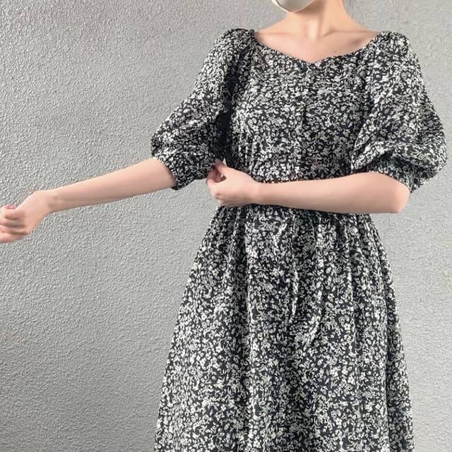 楽チンすぎてこればかり着てる Guの 小花柄ワンピース 一枚でコーデが完成する