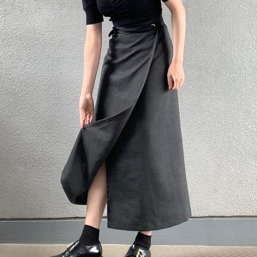 履いた瞬間に惚れた。GUの「1990円スカート」シルエットが綺麗すぎるん