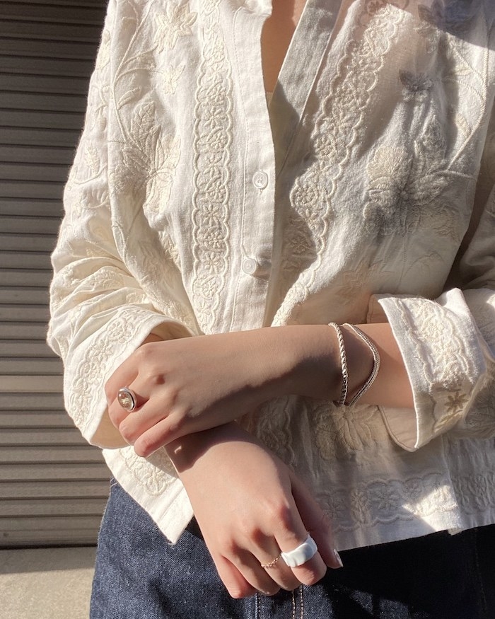 刺繍がかわいすぎる♡ZARAの「シャツジャケット」さらっと羽織るだけで 