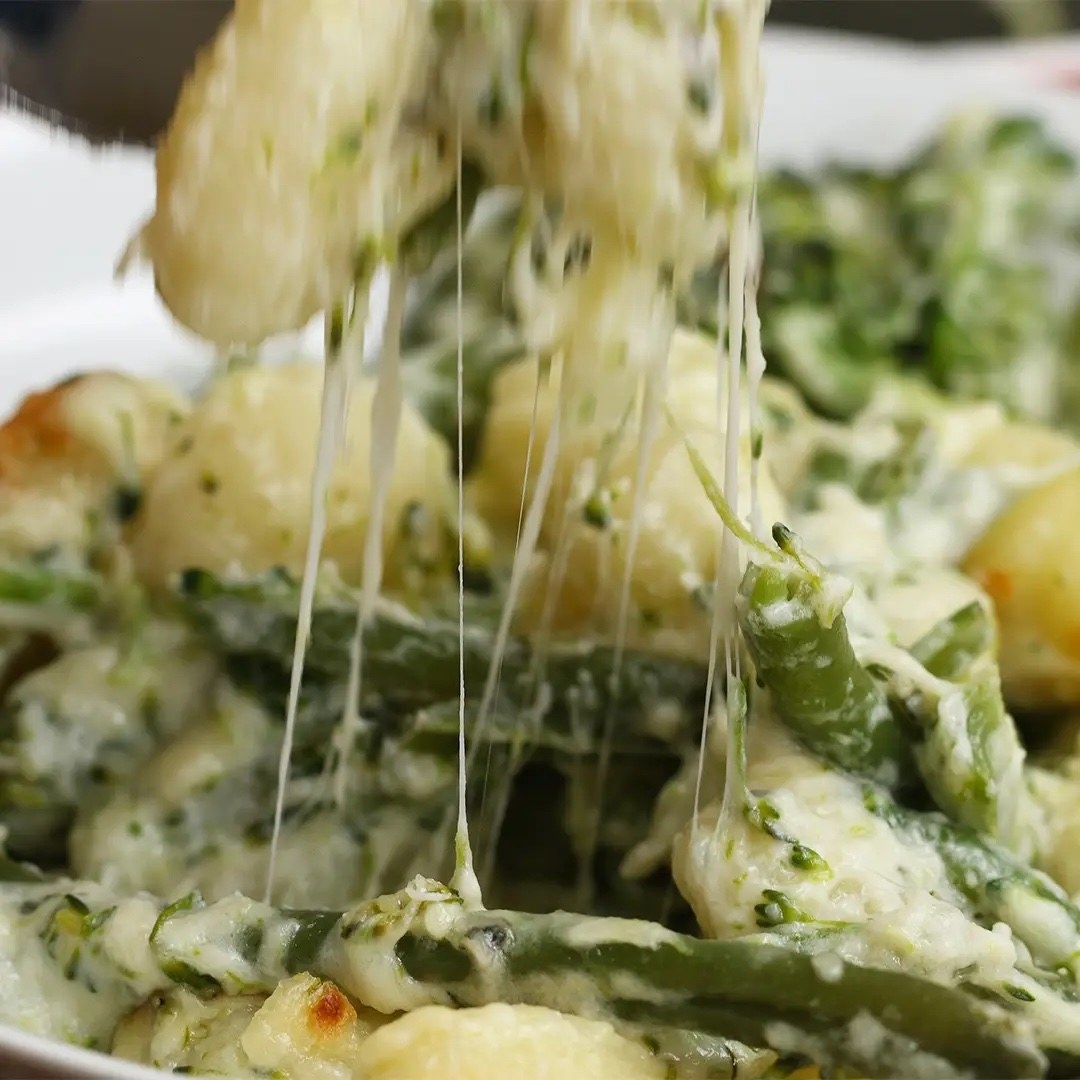 Cheesy Broccoli Gnocchi