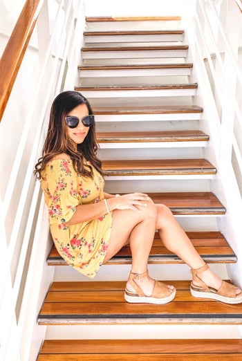 reviewer in same sandals with a tan shade