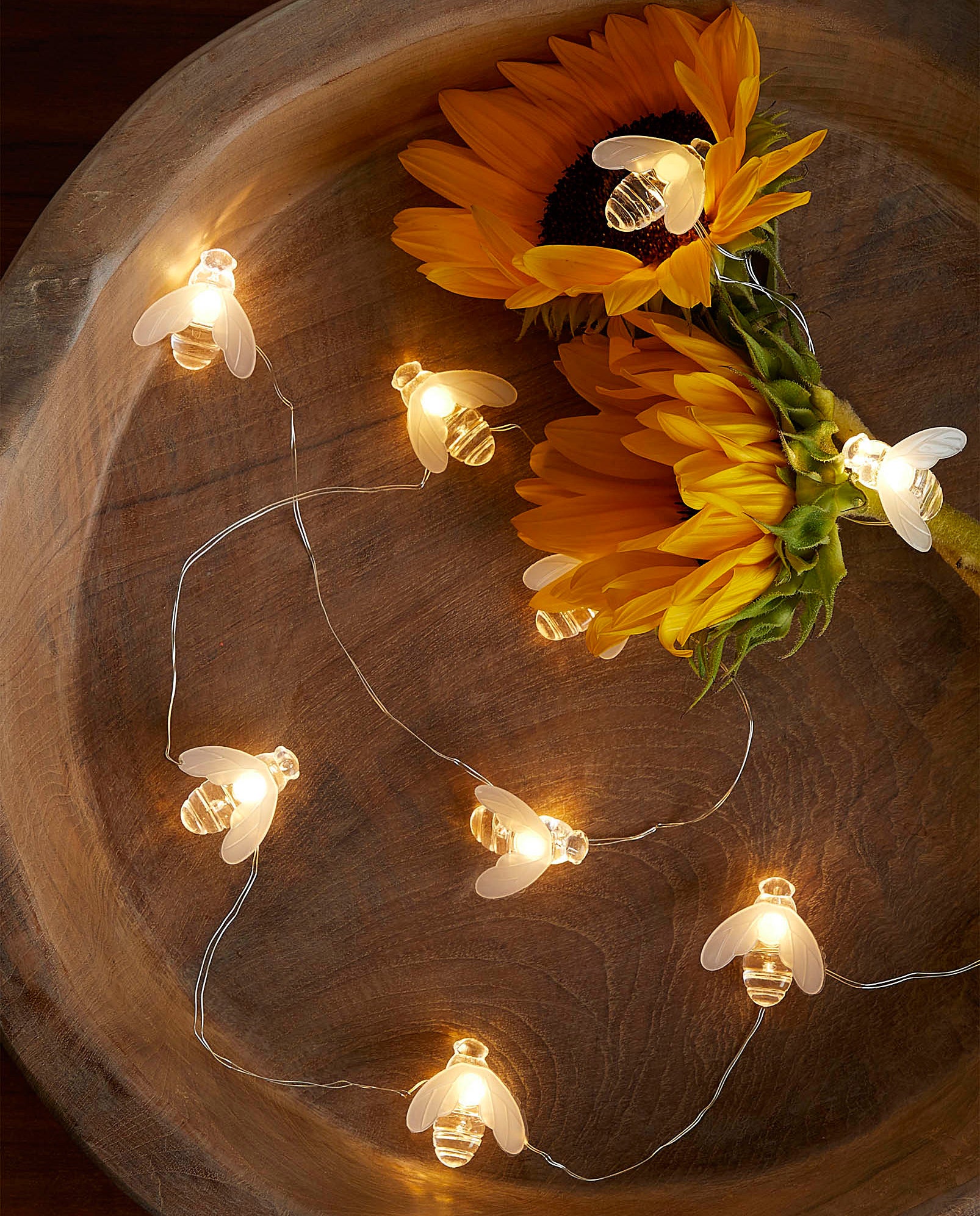 A string of bee-shaped fairy lights 