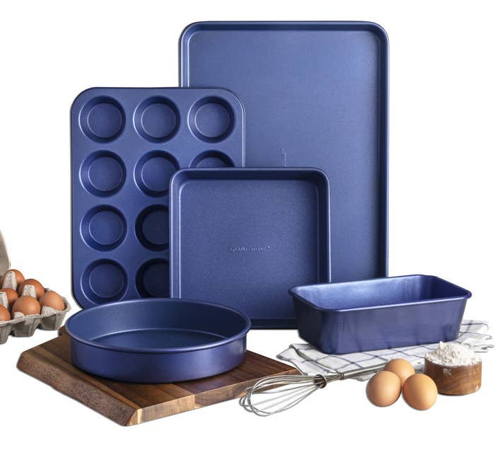 the blue bakeware set
