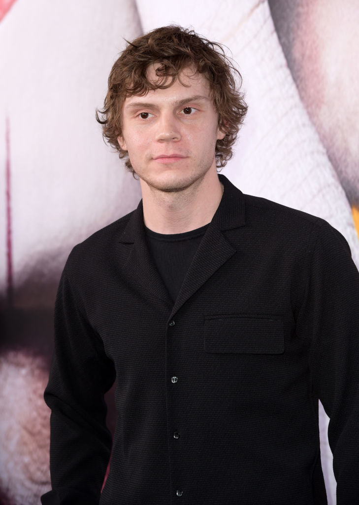 17 Evan Peters Photos Over The Years