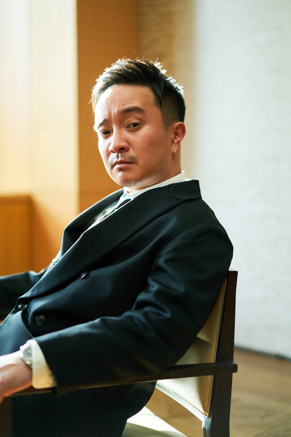 おじさんたちねぇ ほんっと自由なんですよ 人気俳優は 爆弾処理 をやり遂げる おじさんたちねぇ ほんっと自由なんですよ 人気俳優は 爆弾処理 をやり遂げる