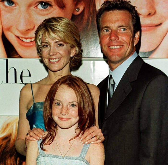 Natasha and Lindsay pose with co-star Dennis Quaid at the movie premiere 