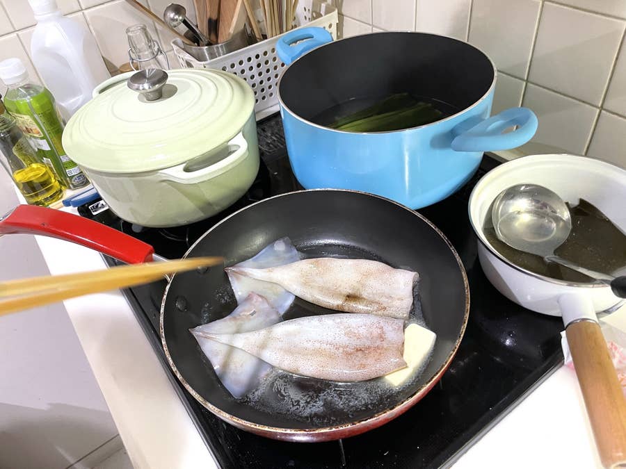 料理初心者がイカをまるごと解体して酒のつまみを2品つくってみた