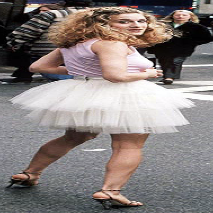 22 Carrie Bradshaw Outfits Ranked From Unique To Chic